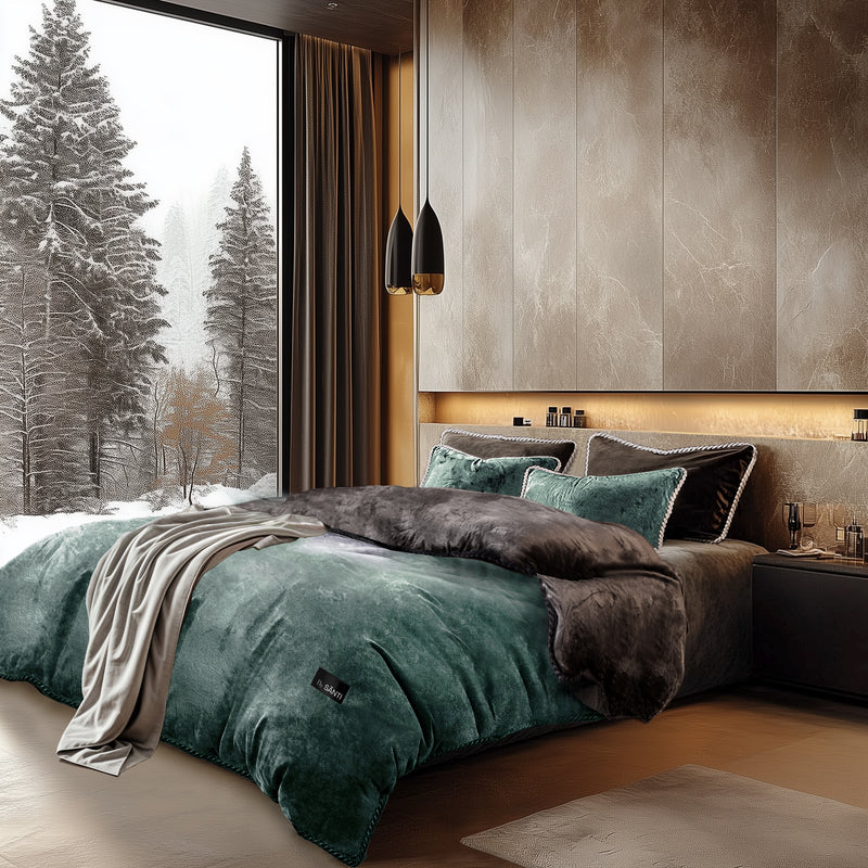 The Amorgos Premium Autumn Velvet Bedding Set